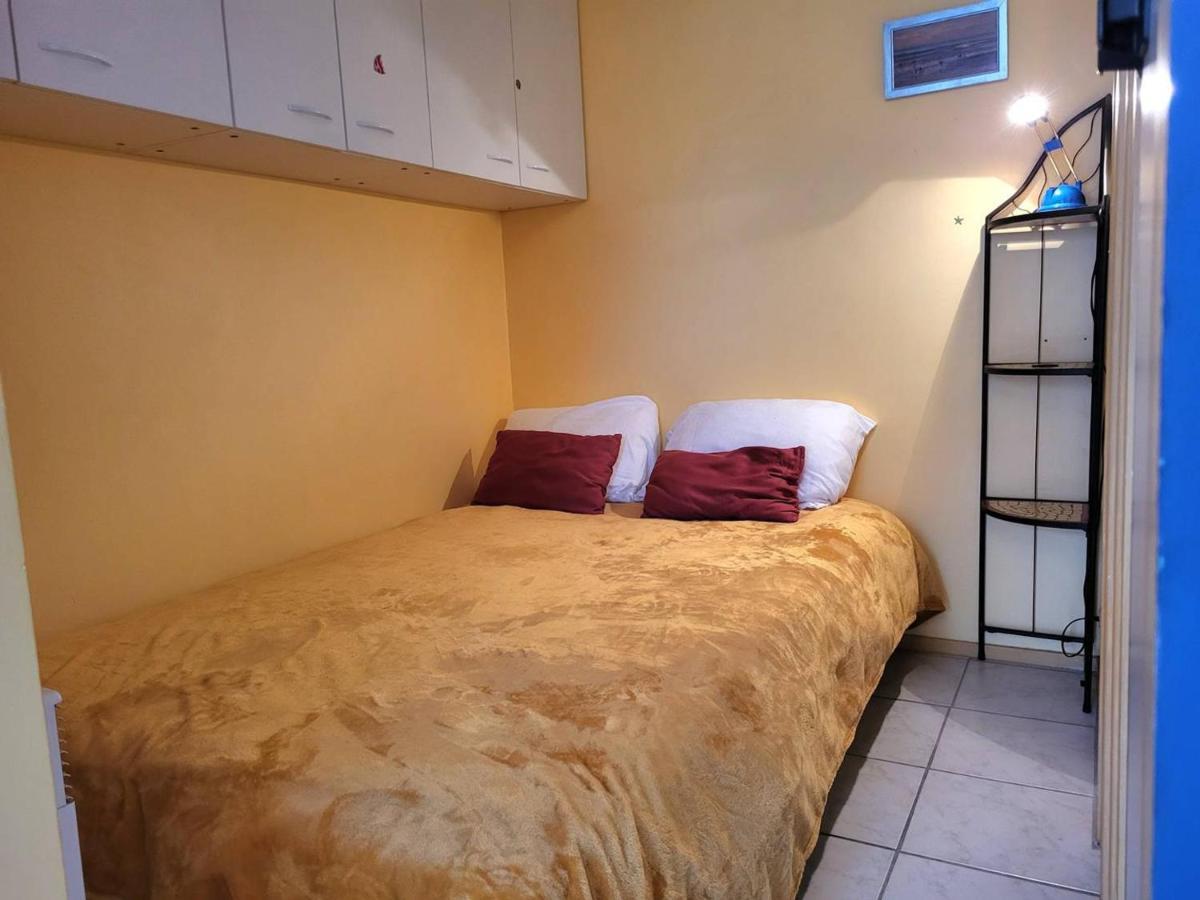 Studio Avec Terrasse, Parking Prive Et Acces Direct A La Plage - Fr-1-465-86 Merville-Franceville-Plage Zewnętrze zdjęcie