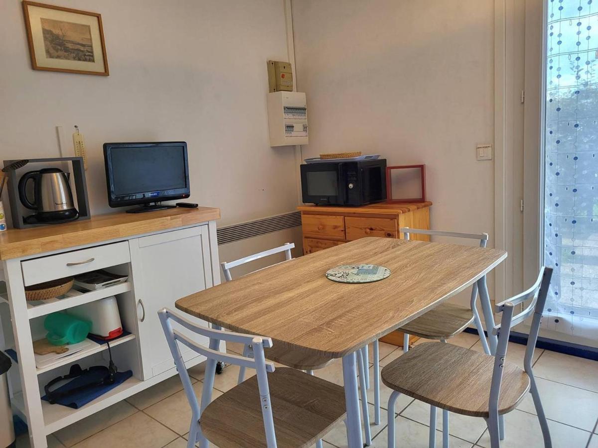 Studio Avec Terrasse, Parking Prive Et Acces Direct A La Plage - Fr-1-465-86 Merville-Franceville-Plage Zewnętrze zdjęcie