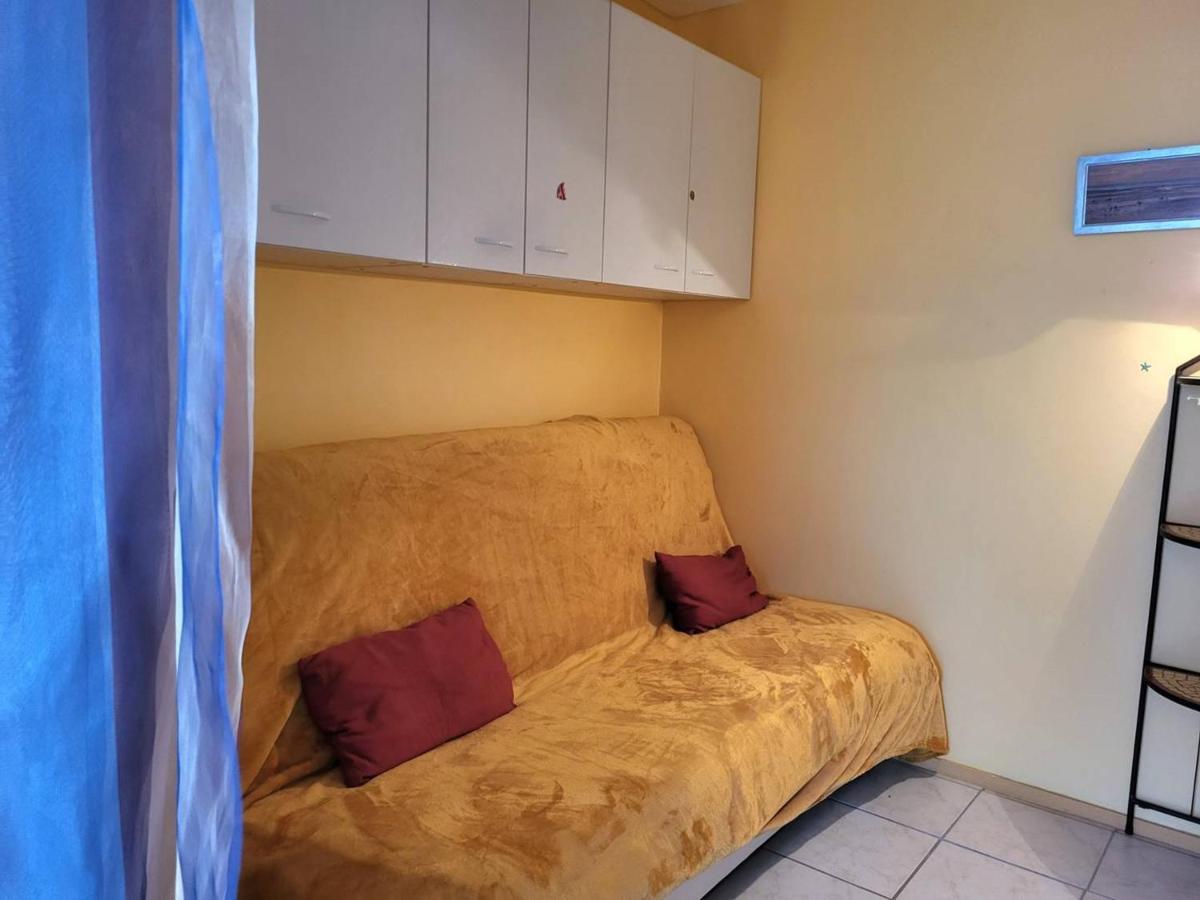 Studio Avec Terrasse, Parking Prive Et Acces Direct A La Plage - Fr-1-465-86 Merville-Franceville-Plage Zewnętrze zdjęcie