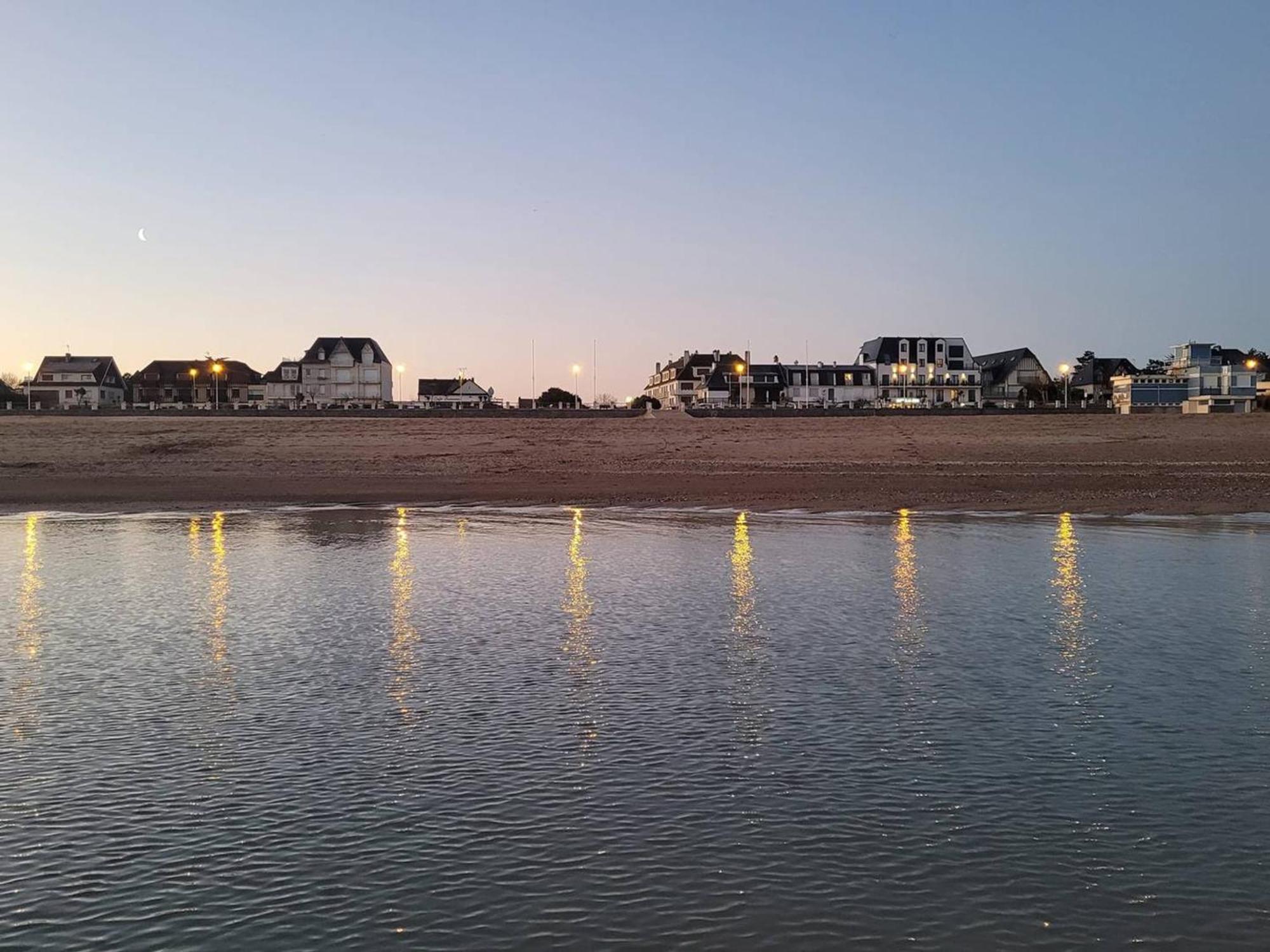 Studio Avec Terrasse, Parking Prive Et Acces Direct A La Plage - Fr-1-465-86 Merville-Franceville-Plage Zewnętrze zdjęcie